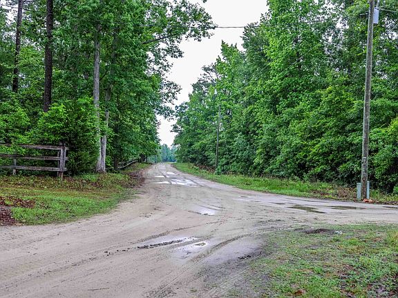 4th image of 581 Roberts Rd.