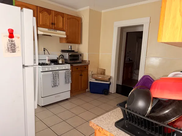 438 Hollister Ave Floor 1, Bridgeport, CT 06607