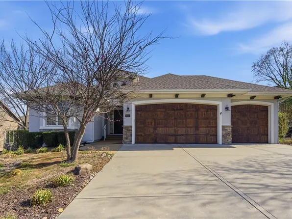 9425 N Spruce Ct, Kansas City, MO 64156