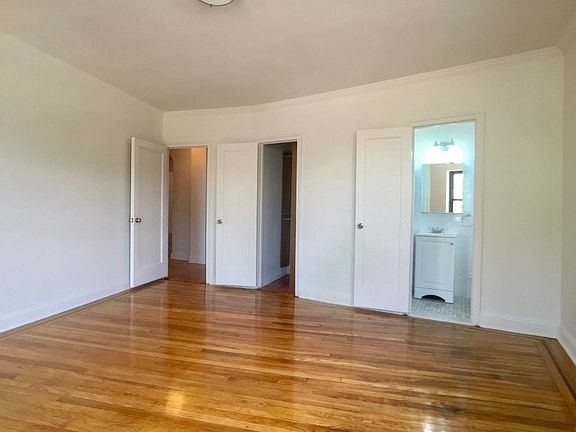 5th image of 560 W 218th St APT 1C