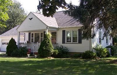 1st image of 1062 Foster Ave