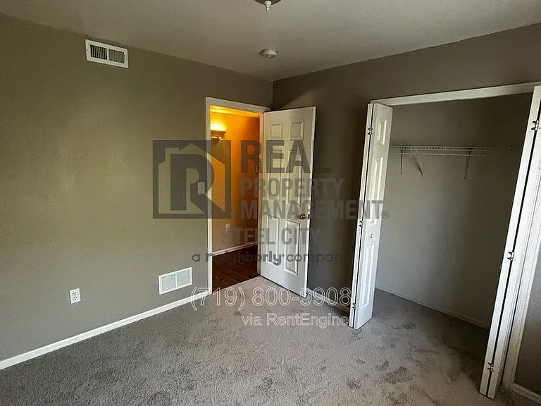 813 Ardath Ln — Photo 14
