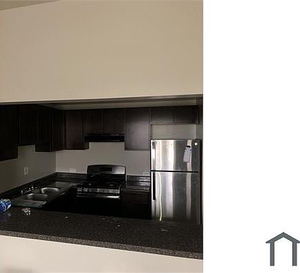 3rd image of 219 S Central Park Blvd APT 3C