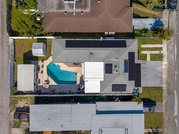 2nd image of 262 SW 8th Street