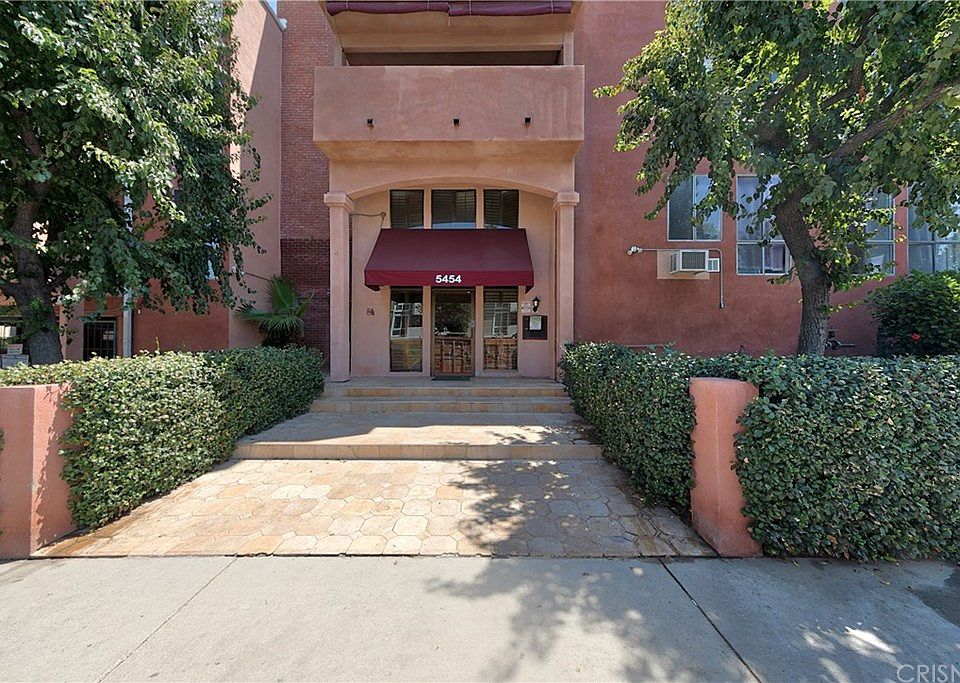 1st image of 5454 Zelzah Ave APT 105