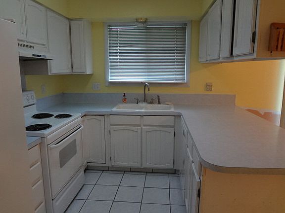 5th image of 965 N Yellowpine Dr
