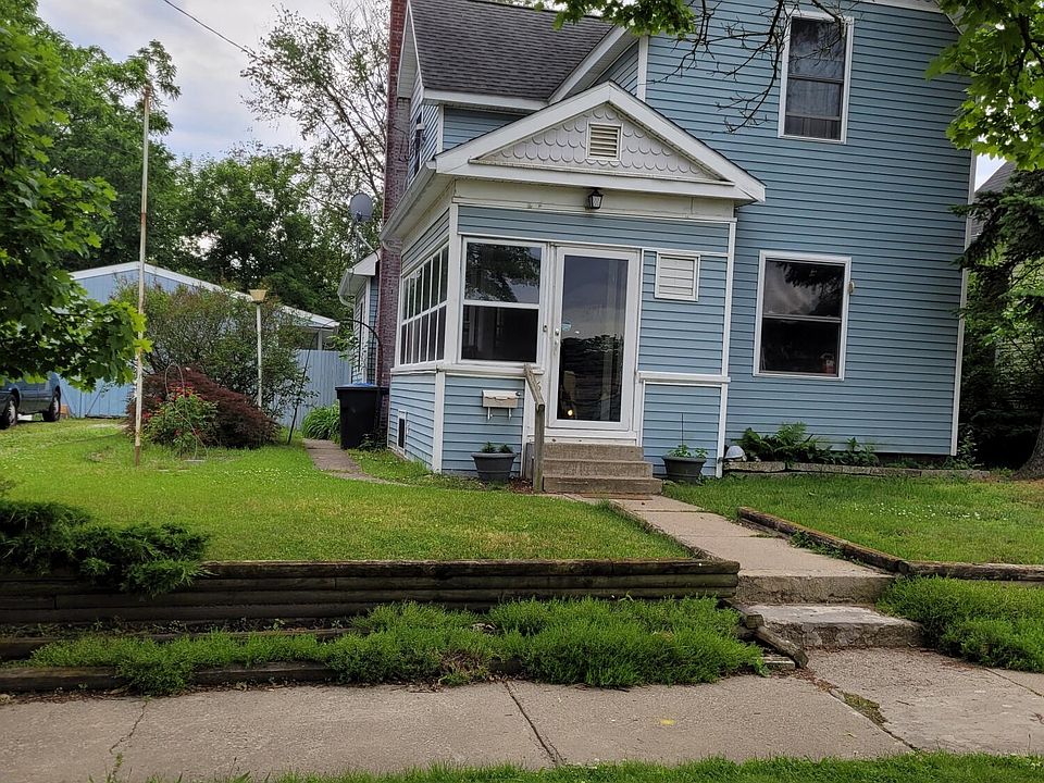 2nd image of 611 Hallett St