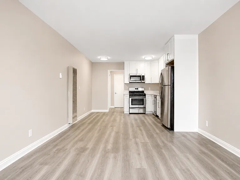 Reseda Apartments | 7650 Reseda Blvd — Photo 10