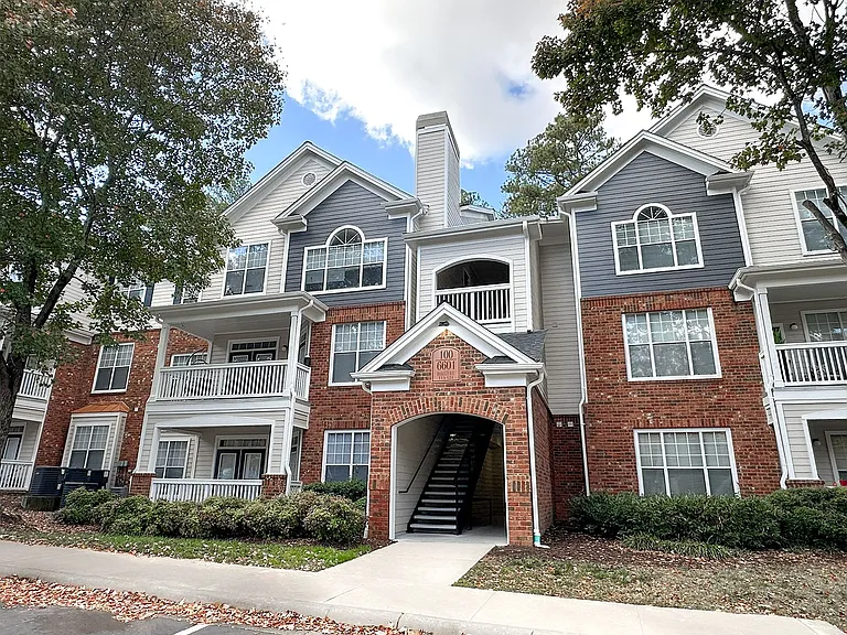Legacy North Pointe Apartments — Photo 29