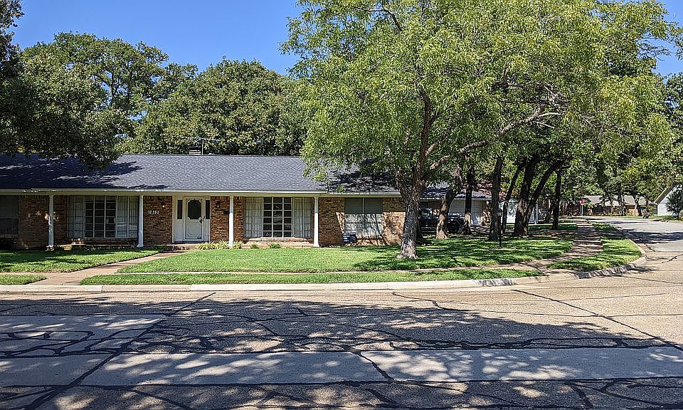 1st image of 1813 Cypress Dr