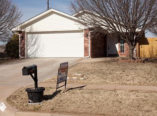 104 SE Churchill Way, Lawton, OK 73501