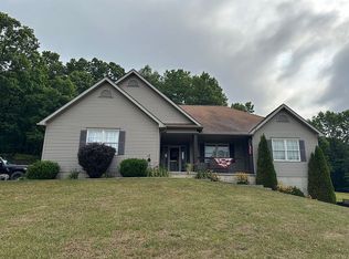 135 Hollow Rd, Creekside, PA 15732