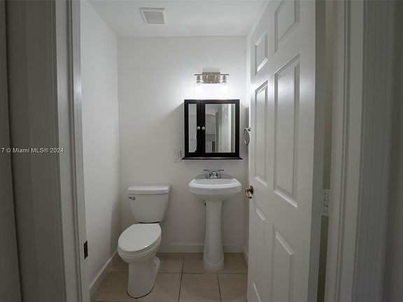 3rd image of 11338 NW 33rd St