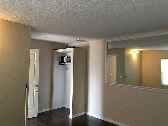 3rd image of 2250 Menomonee Ct