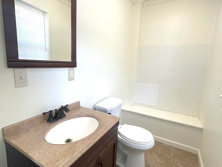 3300 W Hawthorne Ct — Photo 12