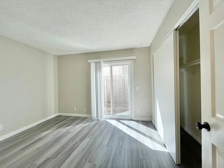2220 O Street — Photo 6