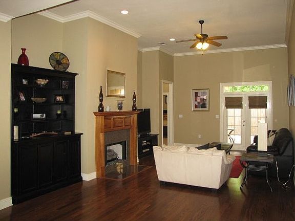 3rd image of 36276 W Pine Grove Ct