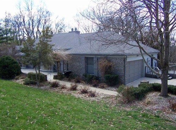 4th image of 444 Avawam Dr