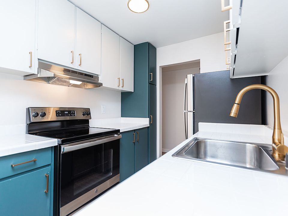 1st image of 3014 Clay St APT 2C