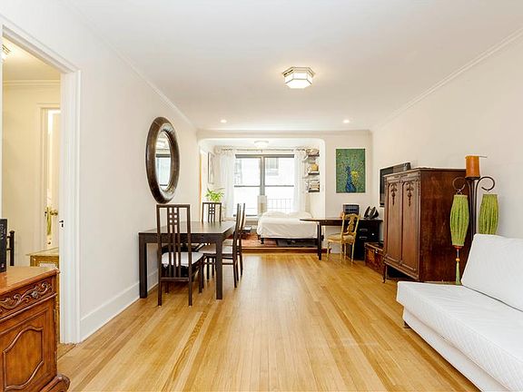 4th image of 425 Central Park W APT 2H