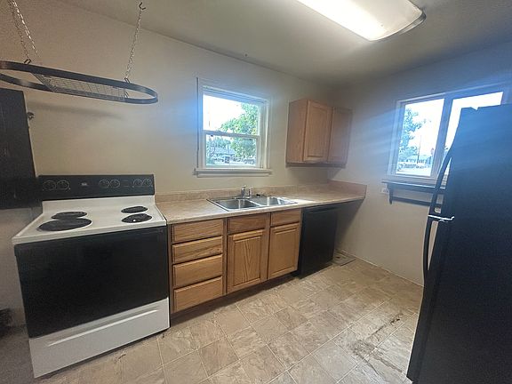 3rd image of 2149 Fairview Ave #A