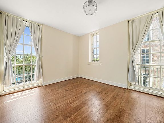 3rd image of 516 E 78th St APT 5J