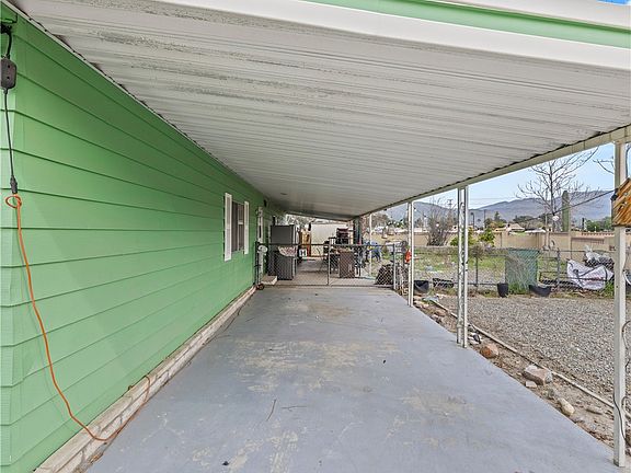 3rd image of 139 N Palomar Ave