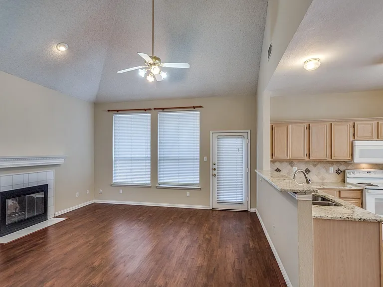 3949 Windford Dr — Photo 5