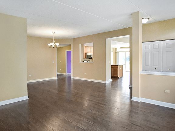 4th image of 1995 N Crenshaw Cir