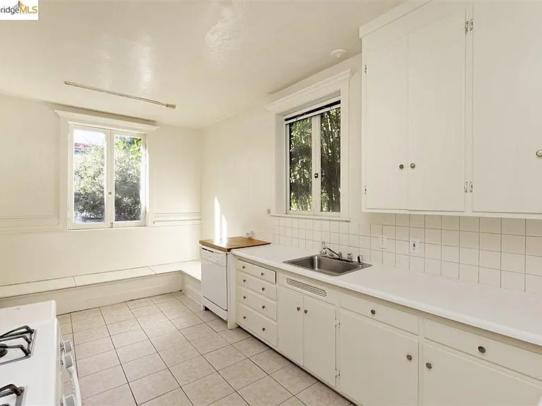 2533 Ridge Rd #A — Photo 8