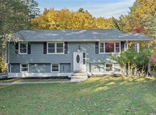 54 Lakeview Rd, Carmel, NY 10512