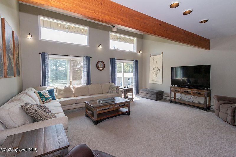 4th image of 167 Echo Hill Road