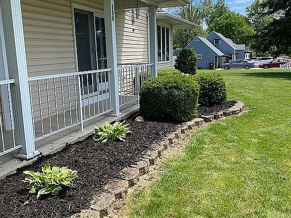 3rd image of 106 Lakeland Blvd
