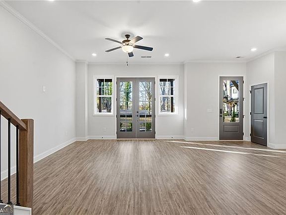 3rd image of 937 Willingham Dr #7