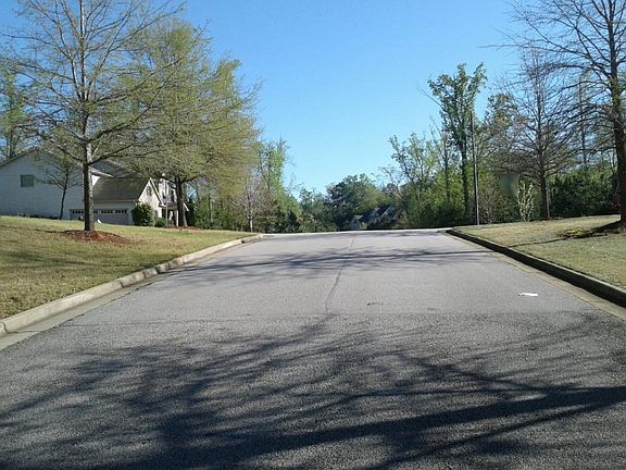 5th image of 136 Smallwood Ln