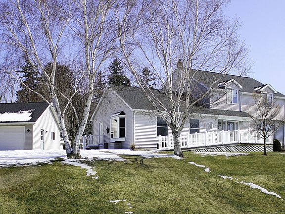 3rd image of 201 Hegge Ave