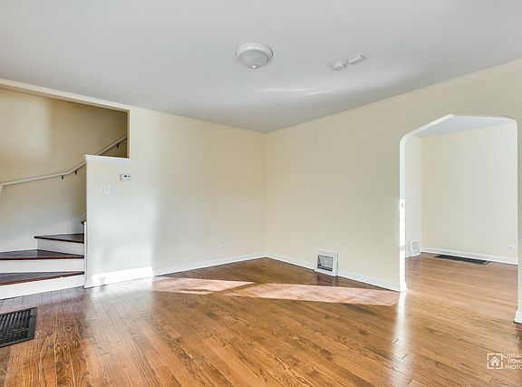 5th image of 313 Geneva Ave