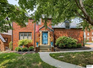 2720 Country Club Ave, Omaha, NE 68104