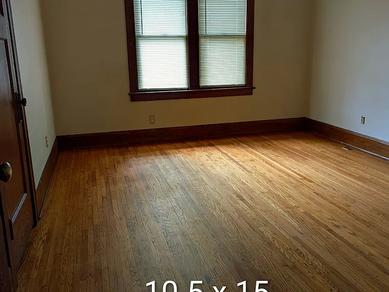 326 Logan St — Photo 4