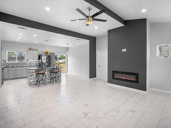 5th image of 255 Thompson Rd