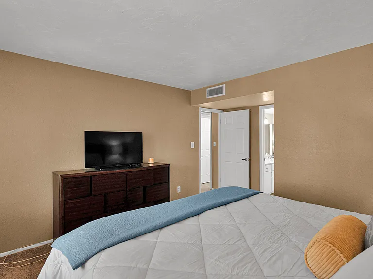 8649 E Royal Palm Rd #225 — Photo 16