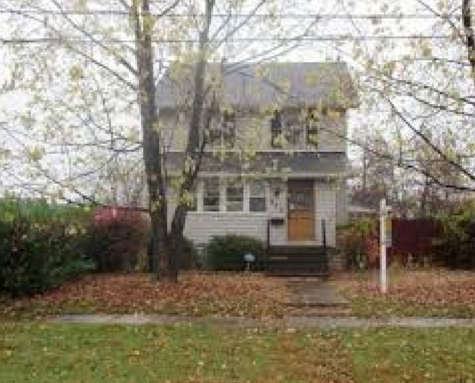 1st image of 930 W 19th St