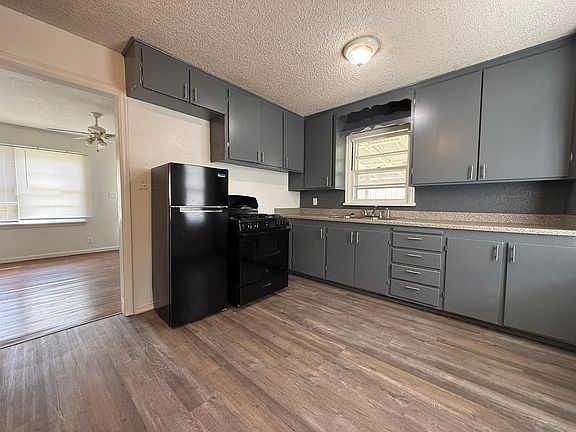 5th image of 3107 W Easton St