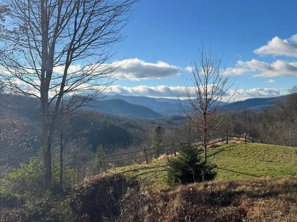 235 Hawks Shadow Trl, Sylva, NC 28779