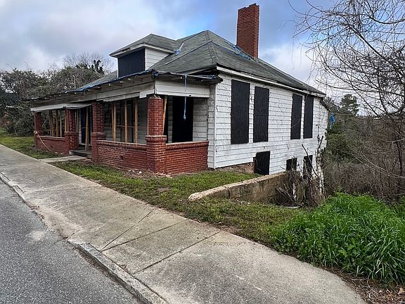 2nd image of 2265 Clayton St