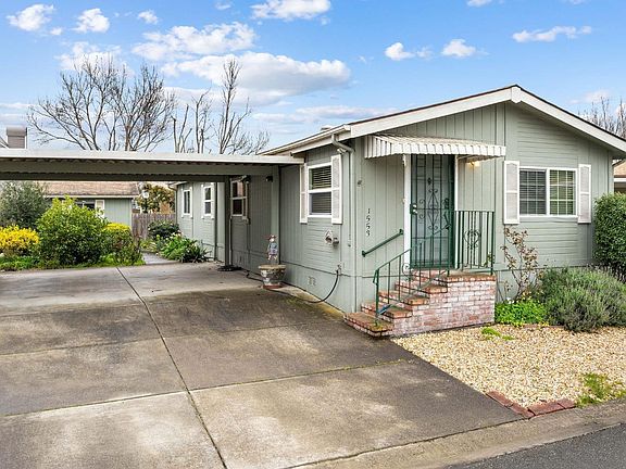 3rd image of 1553 Royal Oak Drive