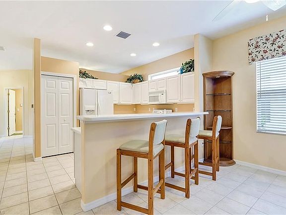 5th image of 8355 Woodridge Pointe Dr
