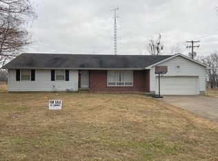 729 W South St, Grayville, IL 62844