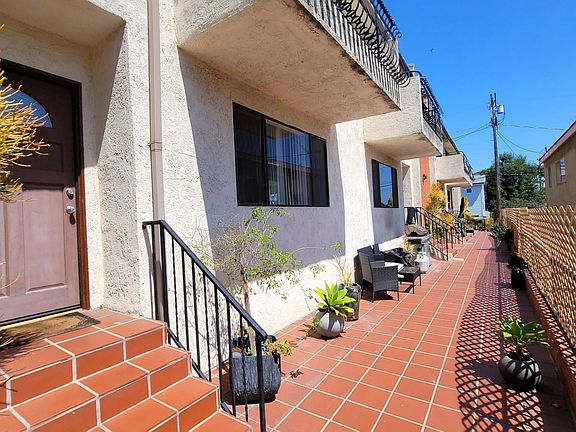 3rd image of 2440 Penmar Ave APT 4