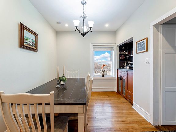 5th image of 819 Lake St APT 3W